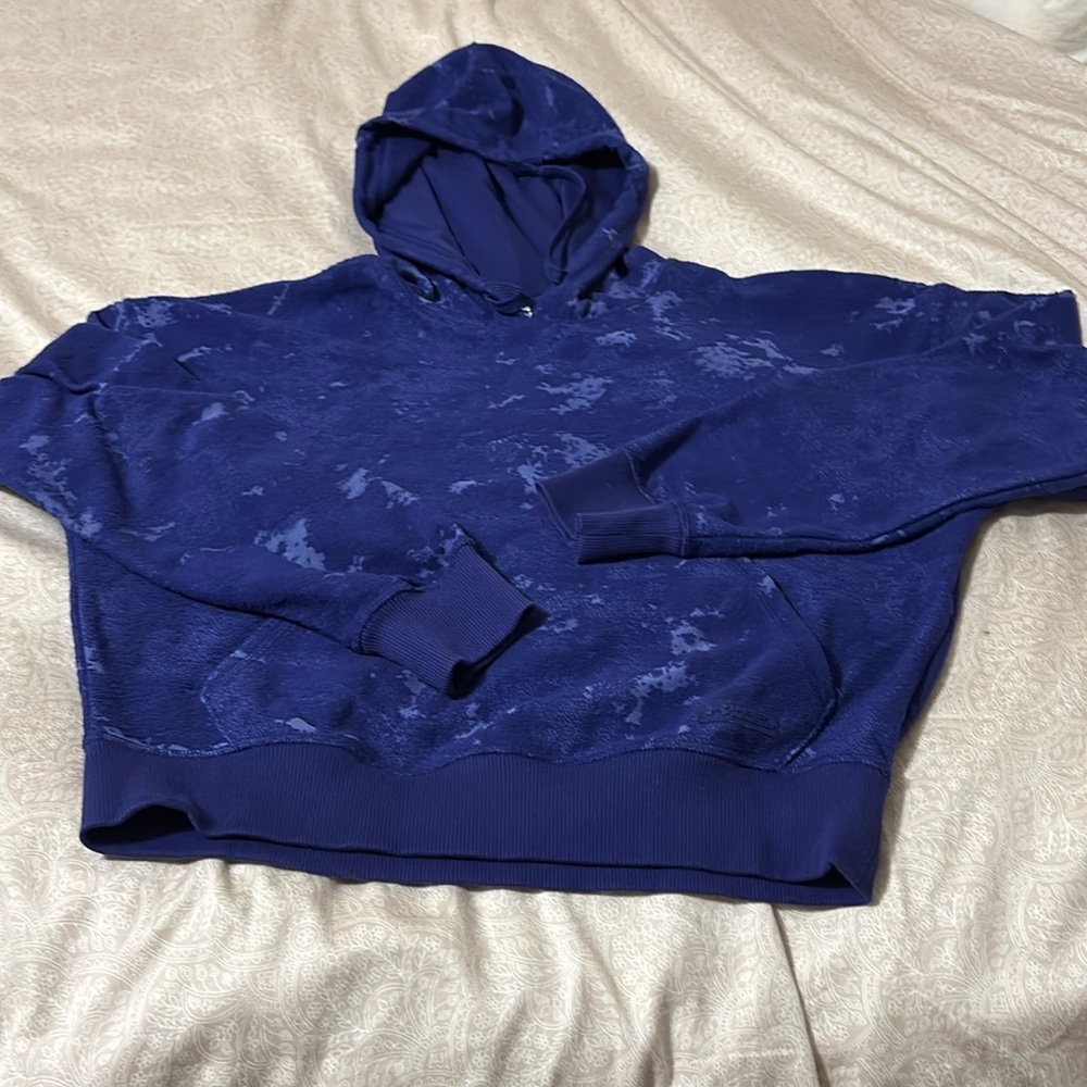 NWOT Under Armour cropped hoodie xs
